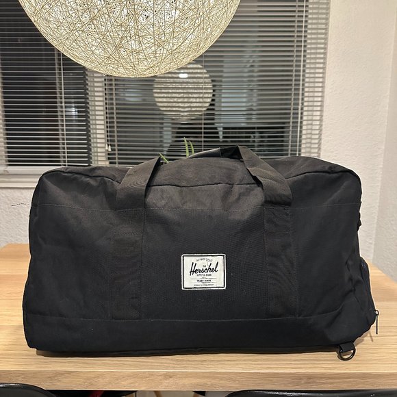 Herschel Supply Duffle Bag - Picture 1 of 3